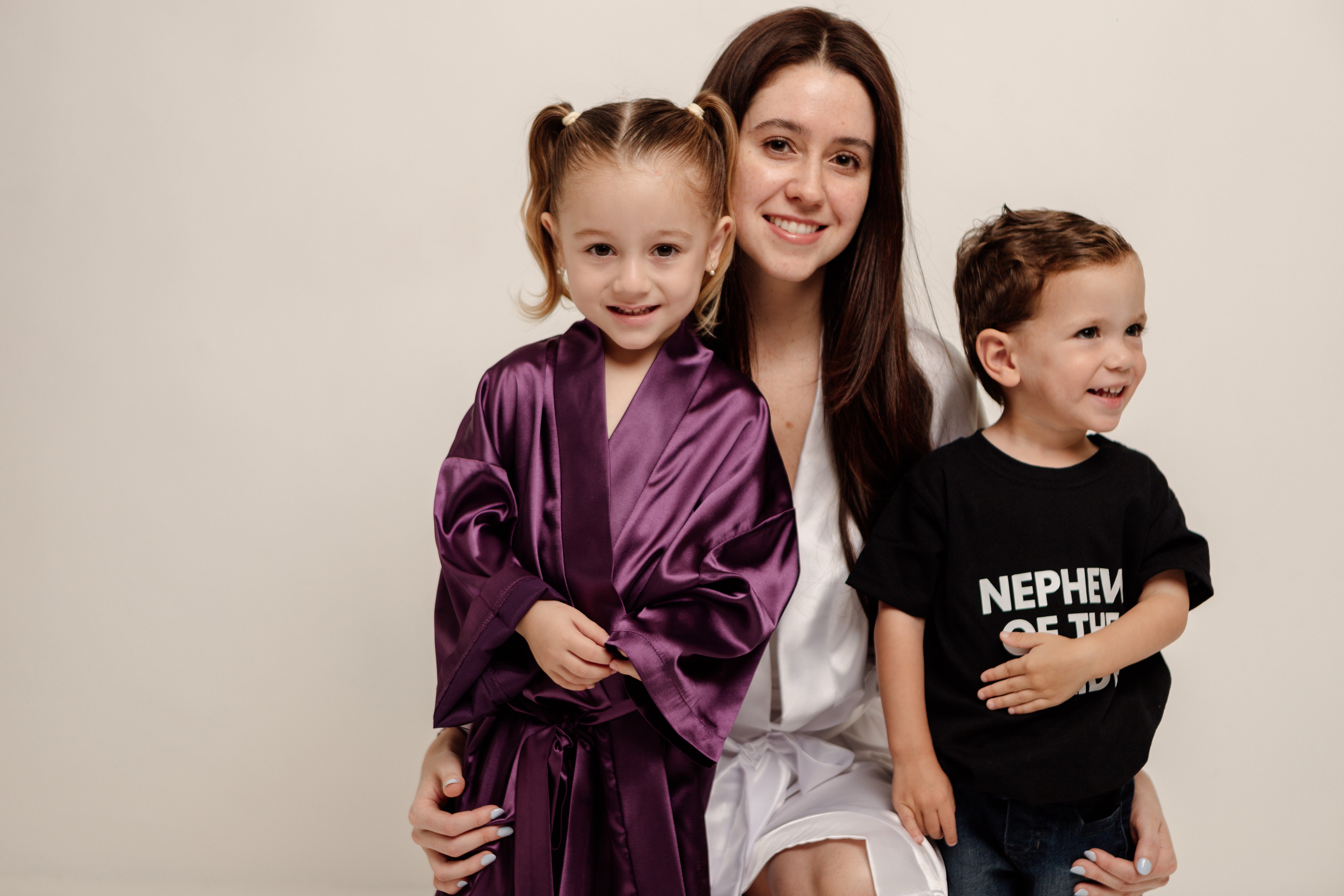 Batas personalizadas para boda de Bride Thru, ideales para coordinar estilos, regalar un detalle memorable y añadir diversión al gran día.