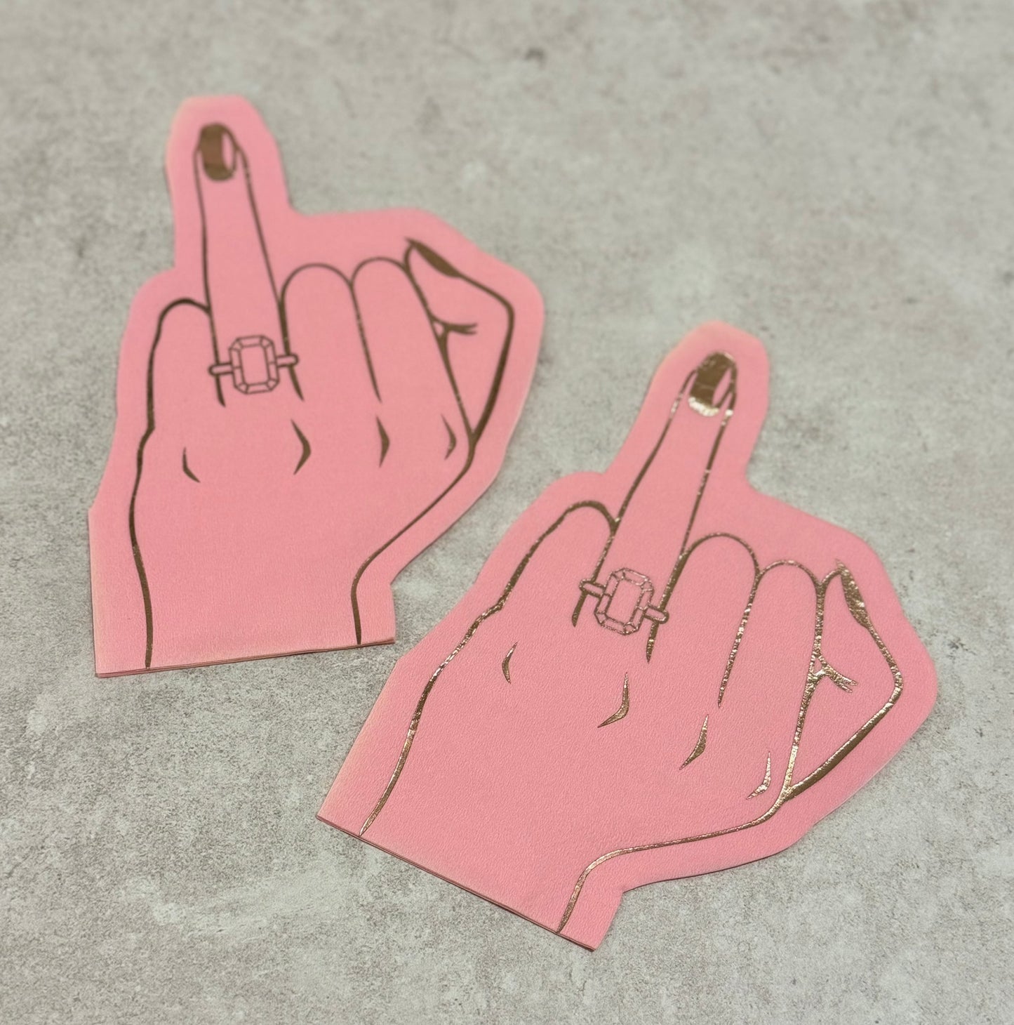 Servilleta "Mano con anillo"