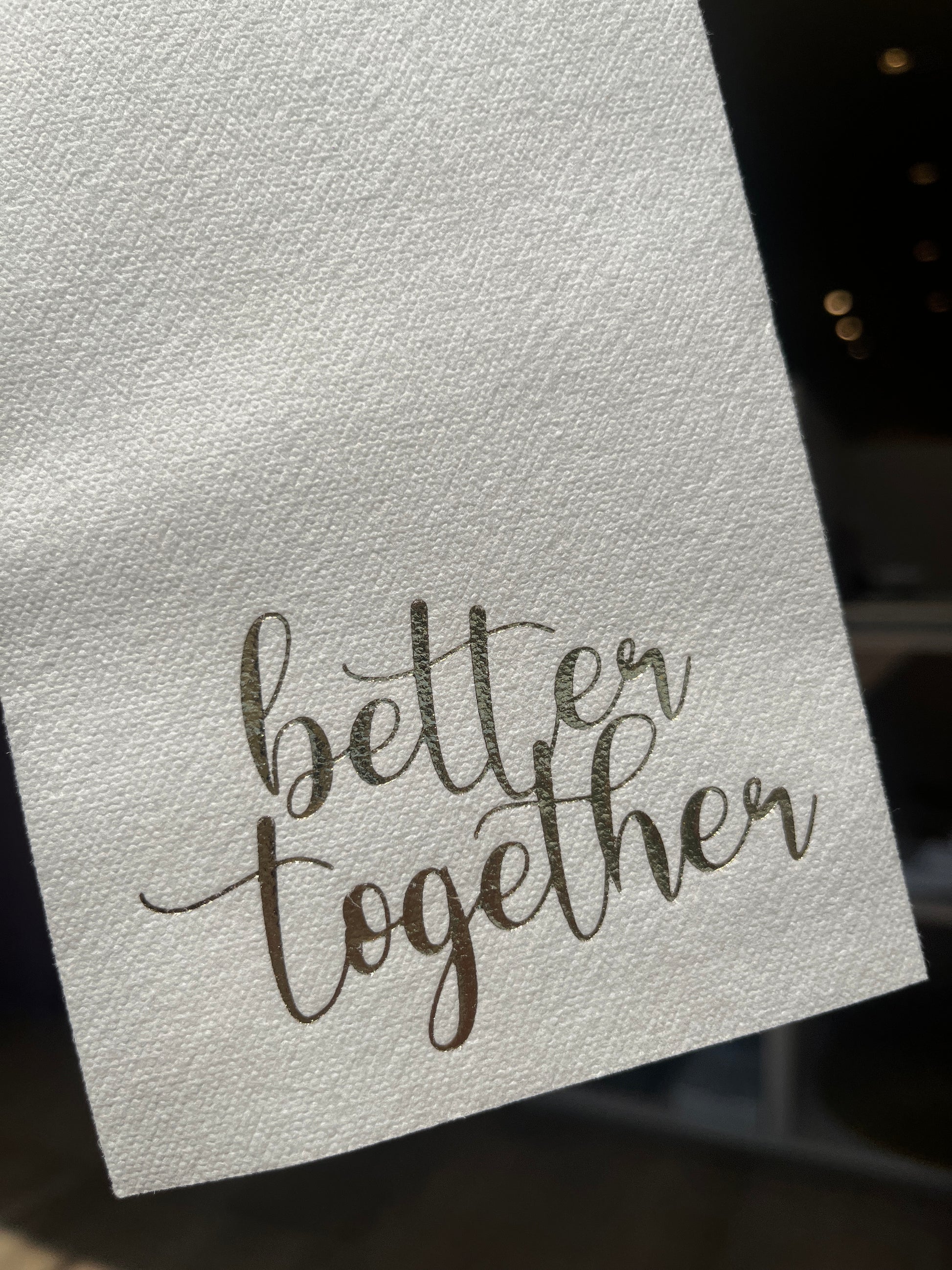 Servilletas rectangulares con foil metálico, 20 piezas por paquete.