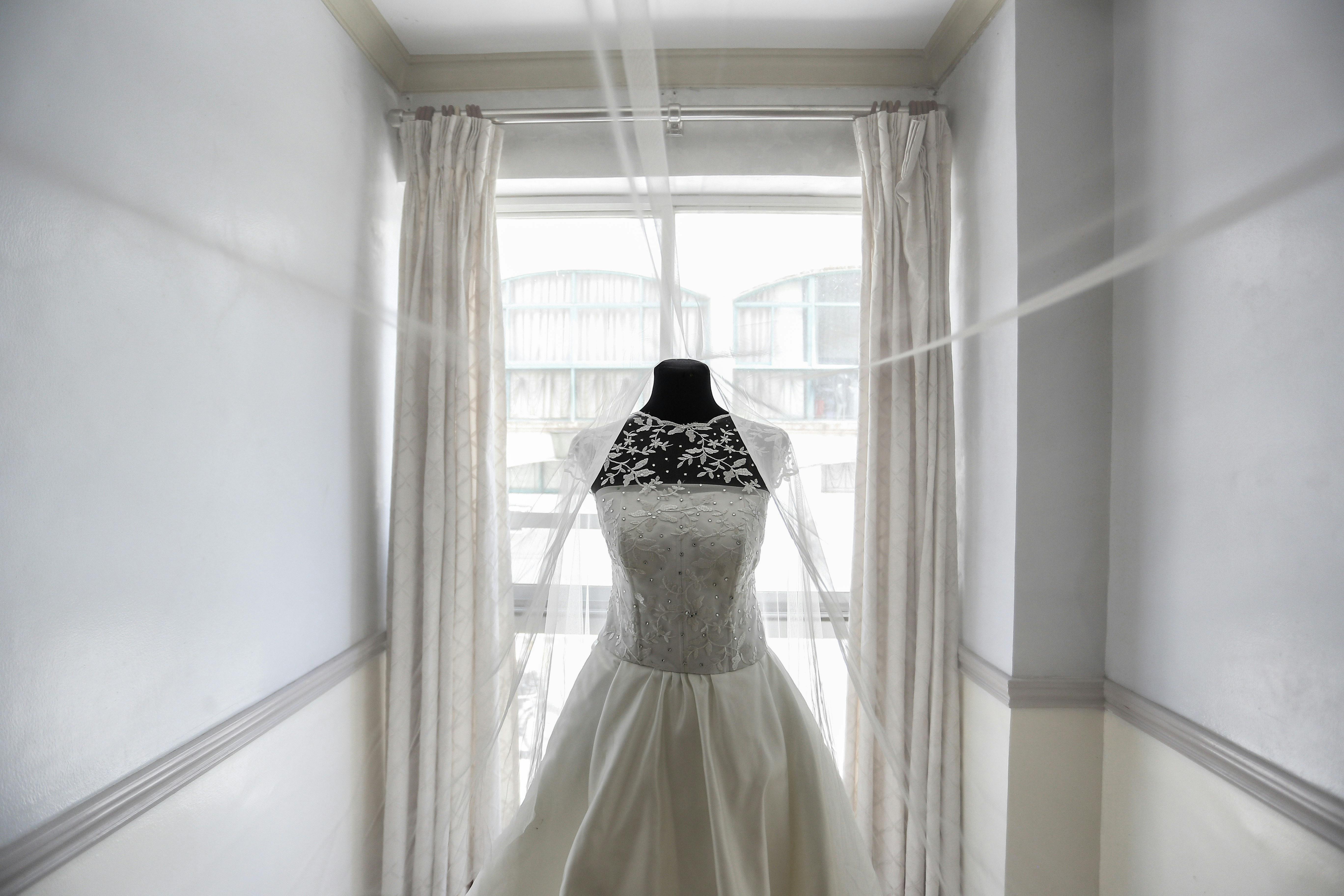 Maniquí de renta de Bride Thru para exhibir vestidos de novia, protegiéndolos y aportando un toque elegante y fotogénico al getting ready.