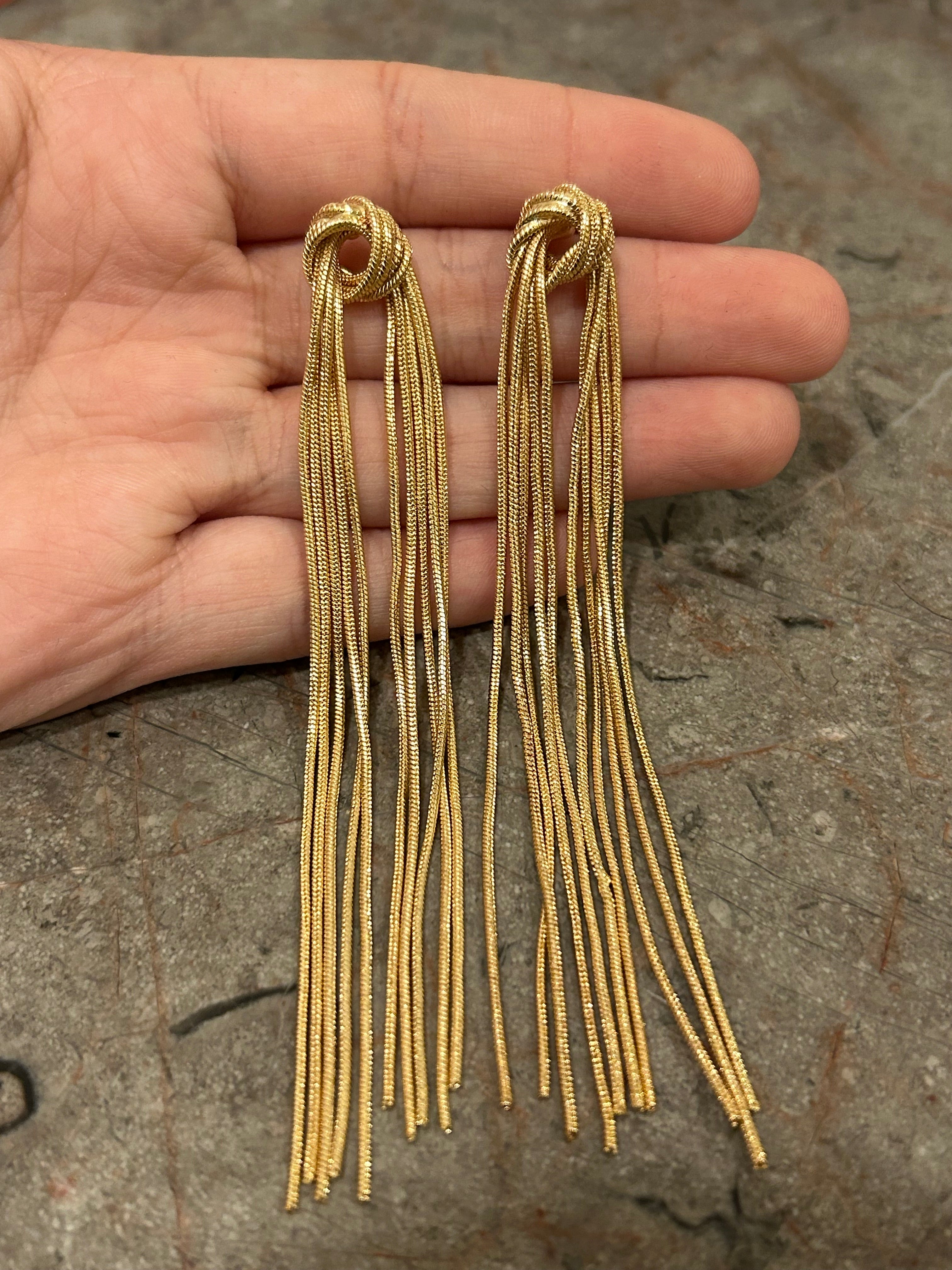 Aretes Largos con Fleco Metallico