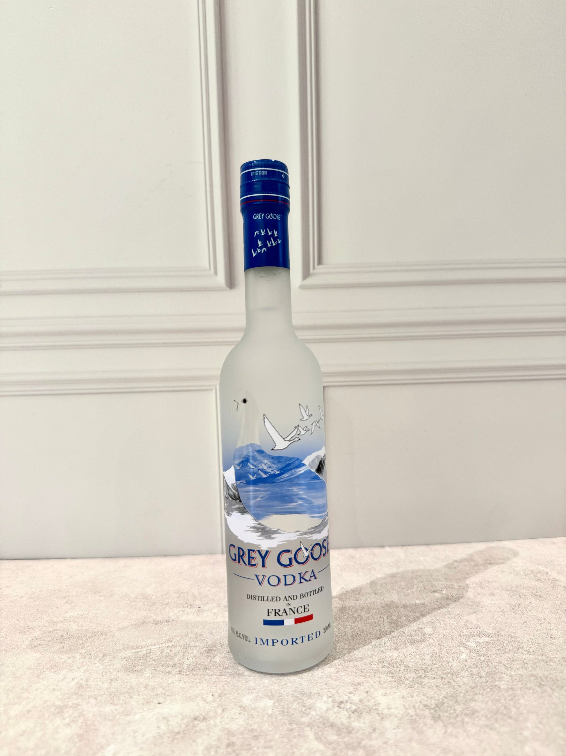 Mini botella de vodka Grey Goose de 200 ml para giftboxes o eventos.
