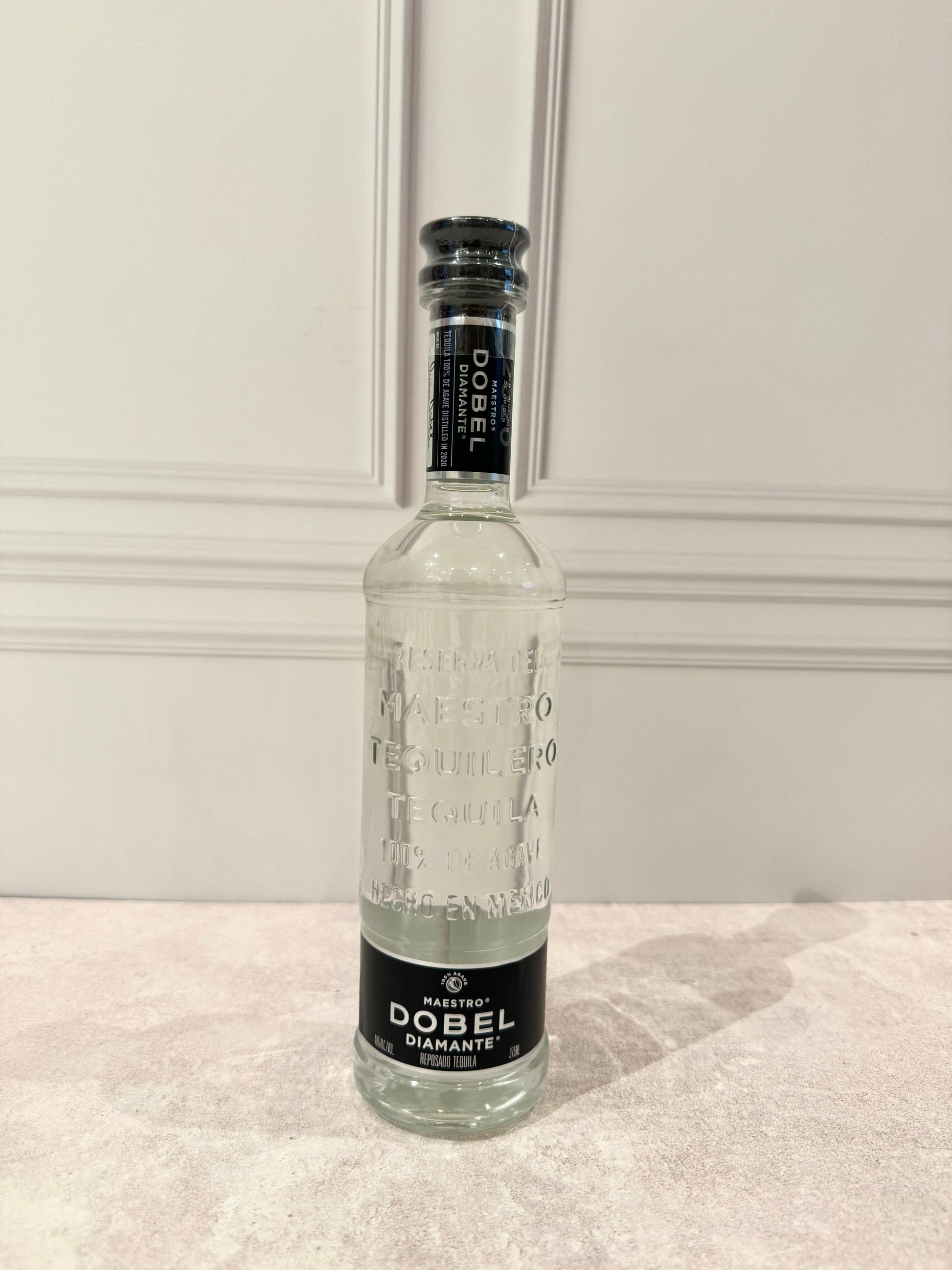Botella de Mini Tequila Dobel 375 ml ideal para regalo premium para bodas