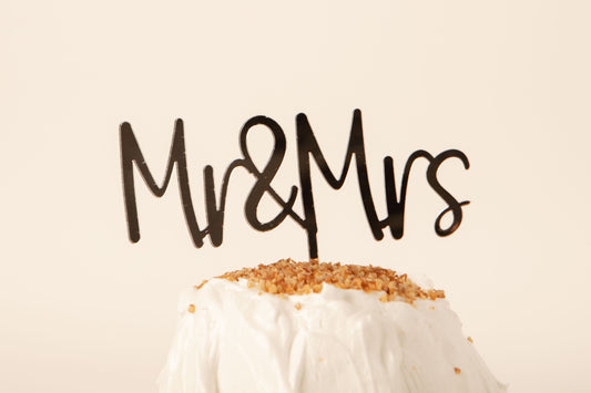 Cake topper “Mr&Mrs”