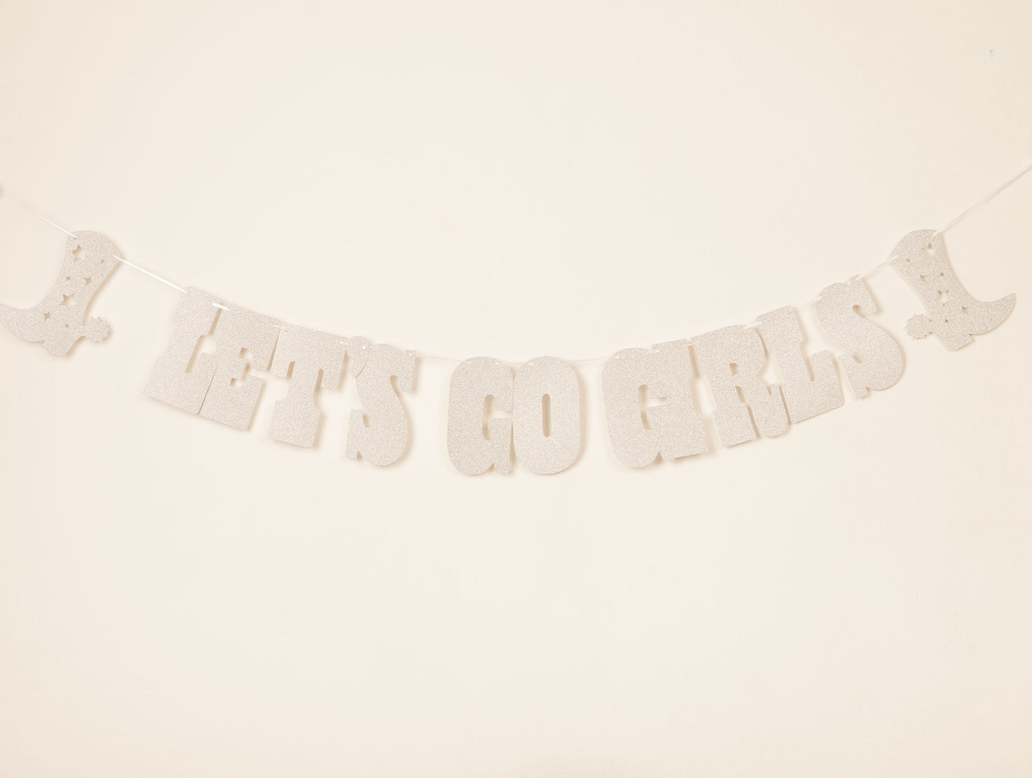 Banner “Let’s go Girls”