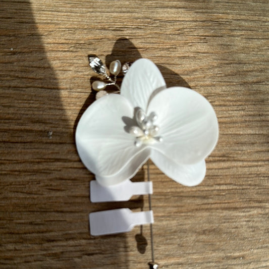 Boutonniere "Orquidea con piedras"