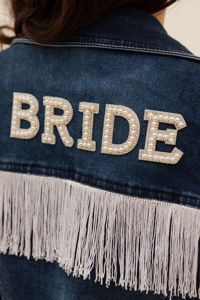 Chaqueta de mezclilla “Bride” estilo denim para despedida de soltera o boda.