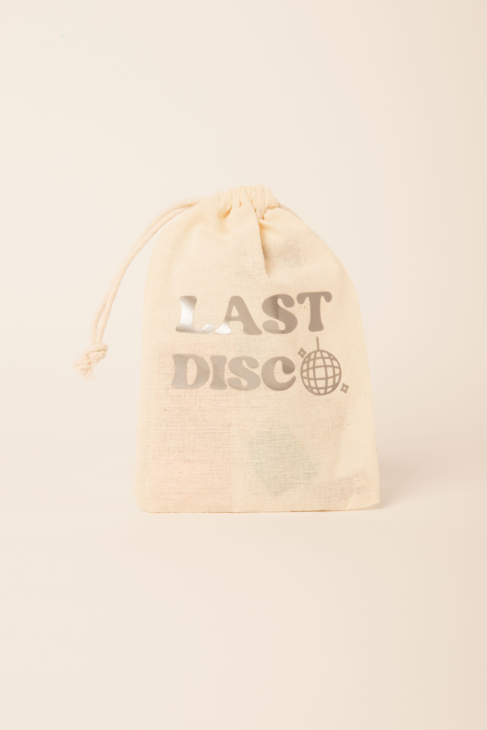 Hangover Kit personalizado Bride Thru en bolsa de tela con diseño vinil, ideal para despedida de soltera