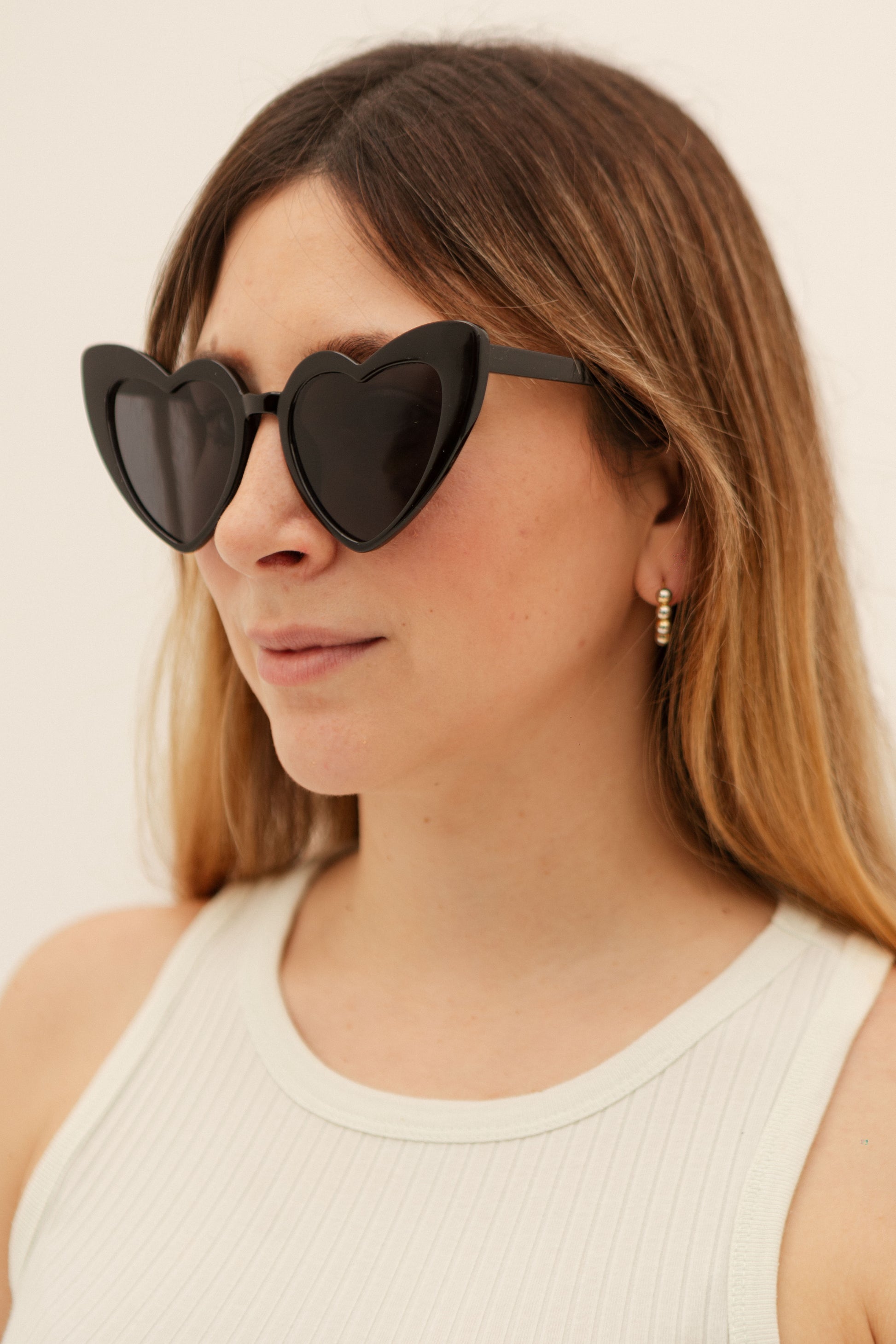 Lentes de corazón Bride Thru color negro con opción de personalización en vinil