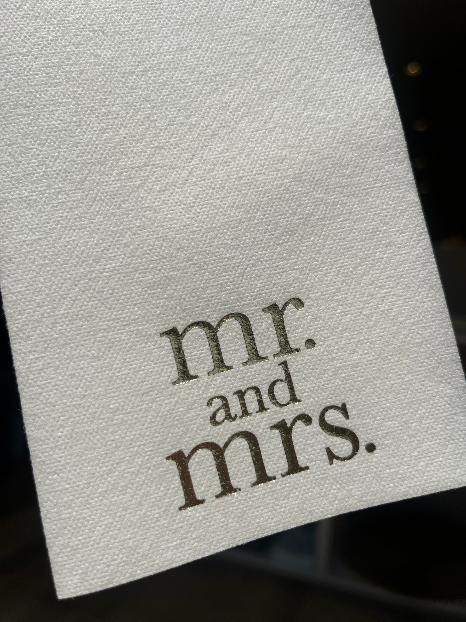 Servilletas rectangulares con foil metálico, 20 piezas por paquete.