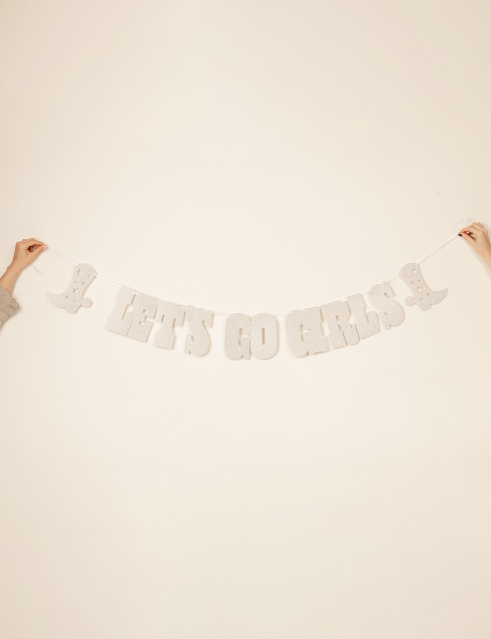 Banner “Let’s go Girls”