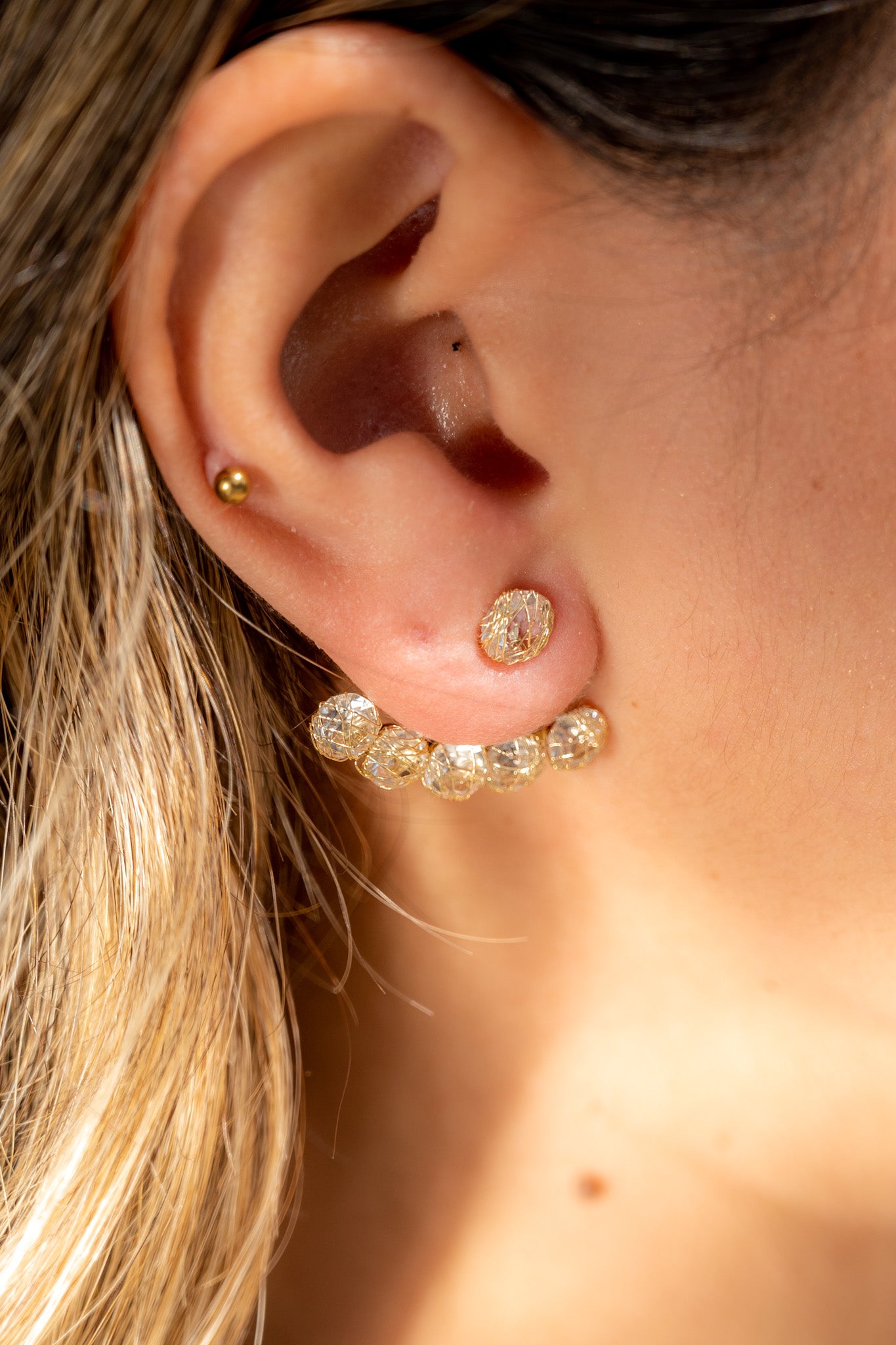 Arete Dorado Doble Lado modelo