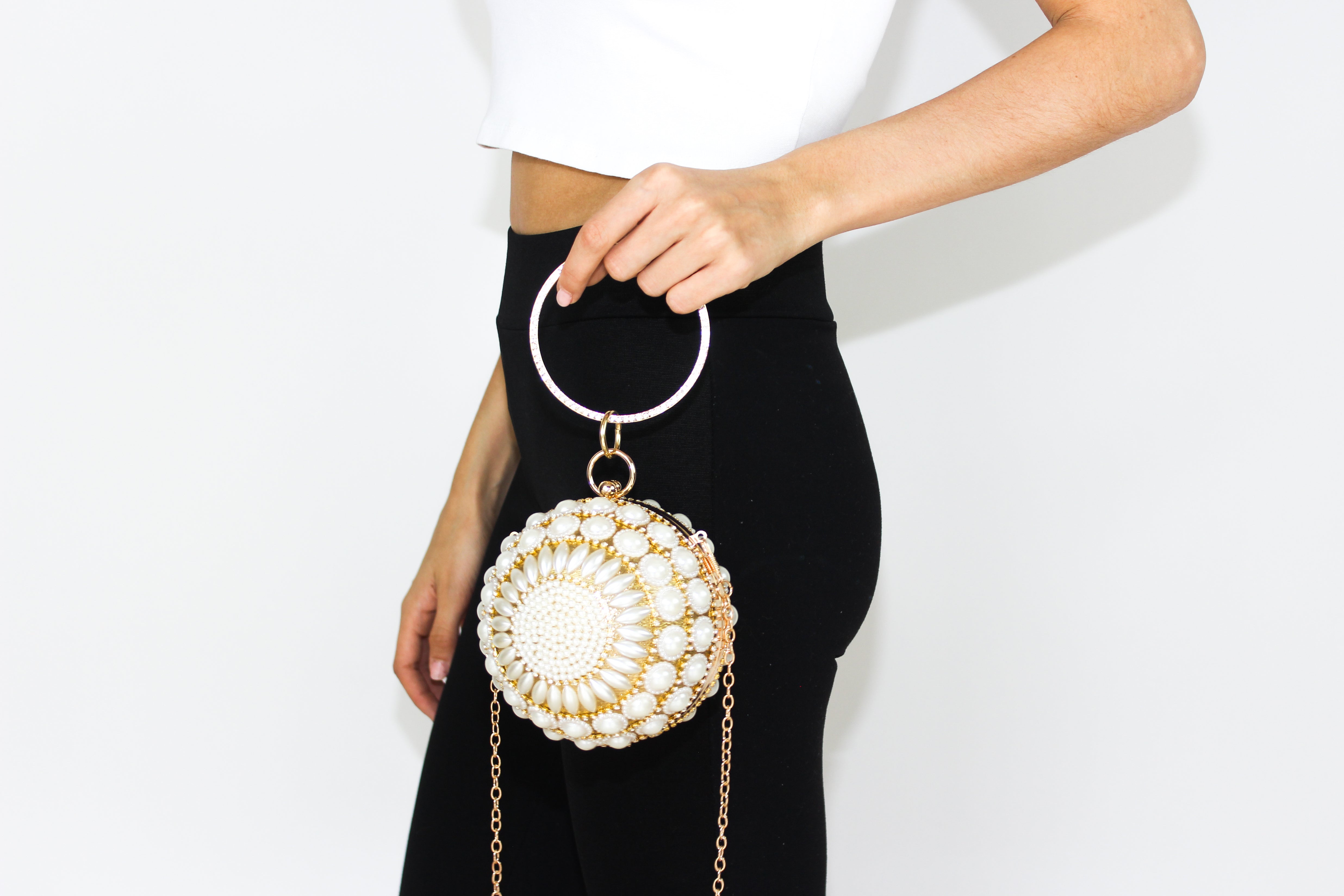 Pearl round clutch