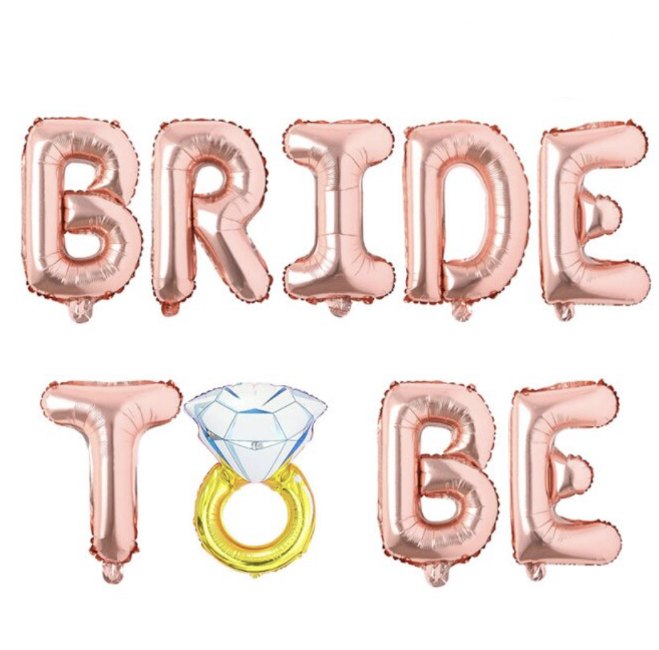 Globo RoseGold decorativo “Bride to Be” con anillo, disponible en varios colores.