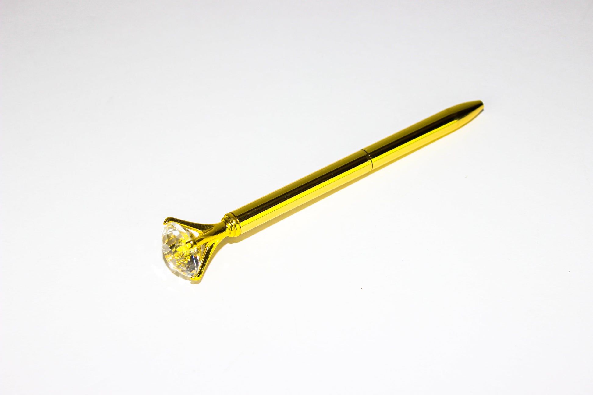 pluma para escribir | Wedding day | Bride Thru