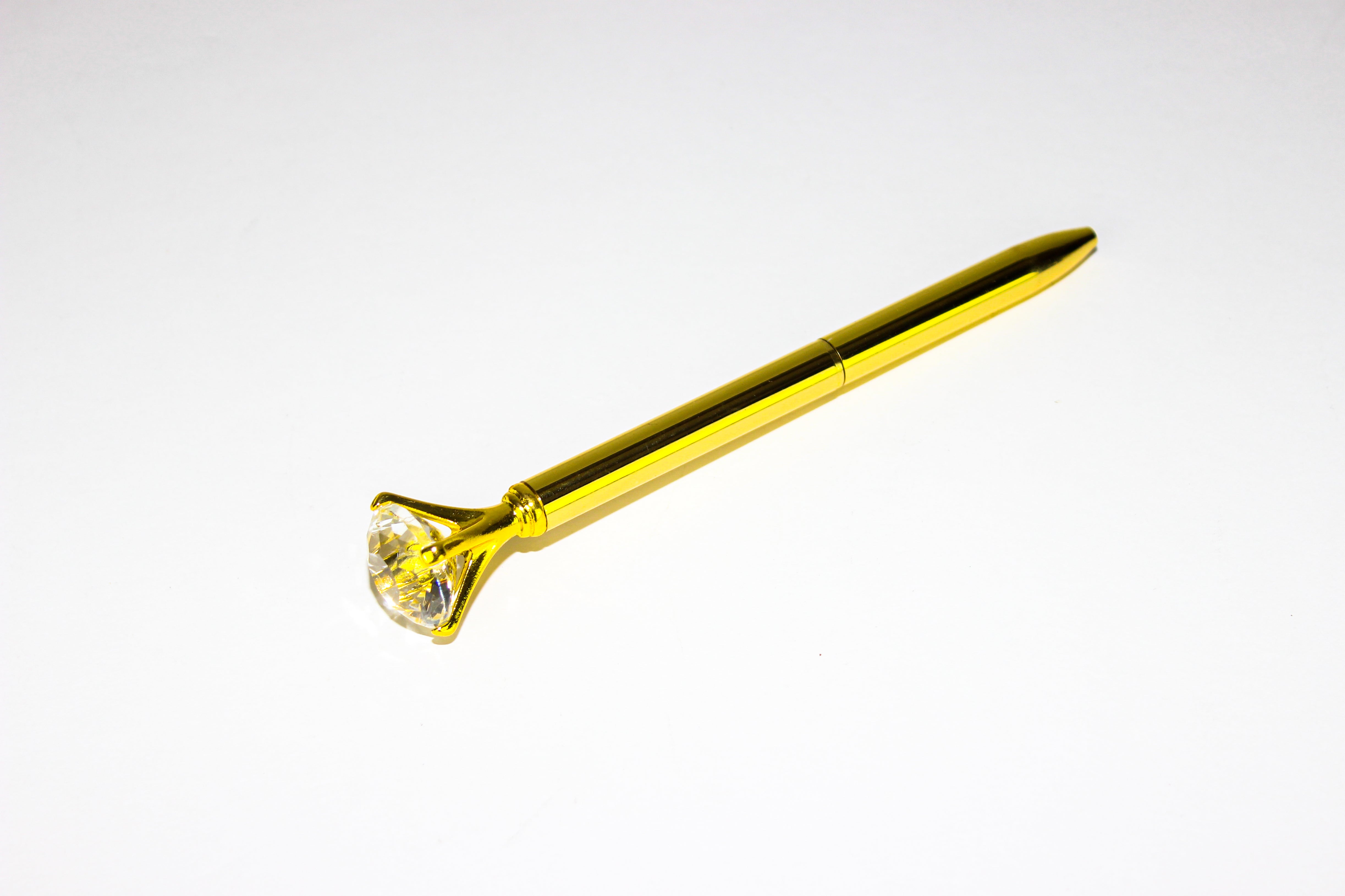 pluma para escribir | Wedding day | Bride Thru