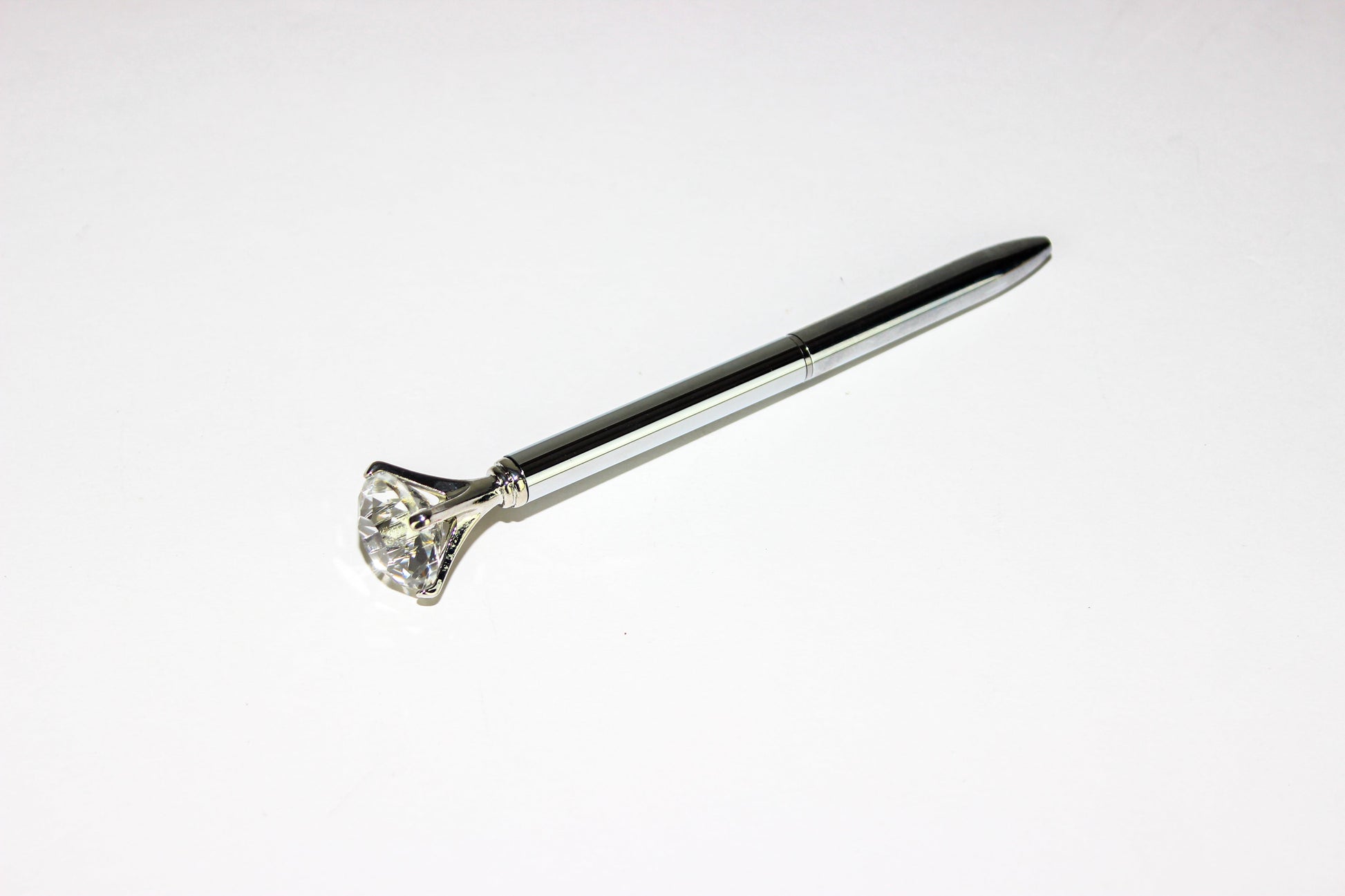 pluma para escribir | Wedding day | Bride Thru