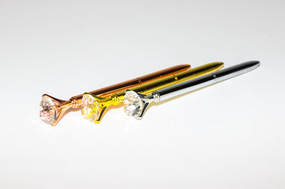 pluma para escribir | Wedding day | Bride Thru