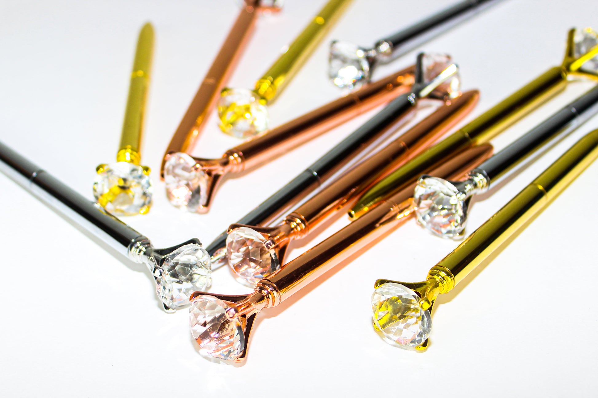 pluma para escribir | Wedding day | Bride Thru