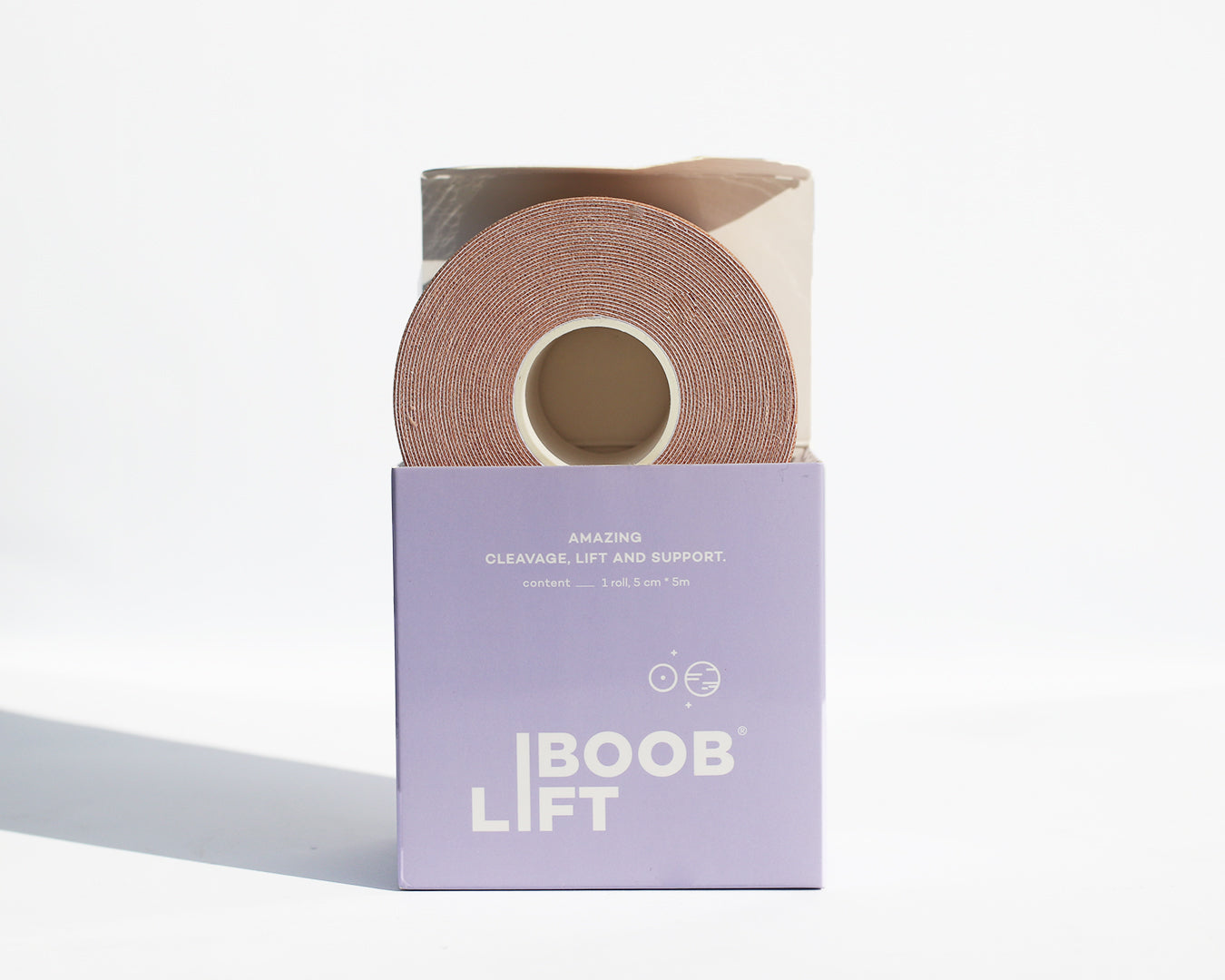Boob Lift Tape, Rollo de tela con adhesivo que funciona como brassiere para dar forma, soporte y levantar.