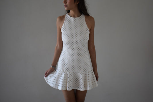Vestido blanco halter corto con polka dots