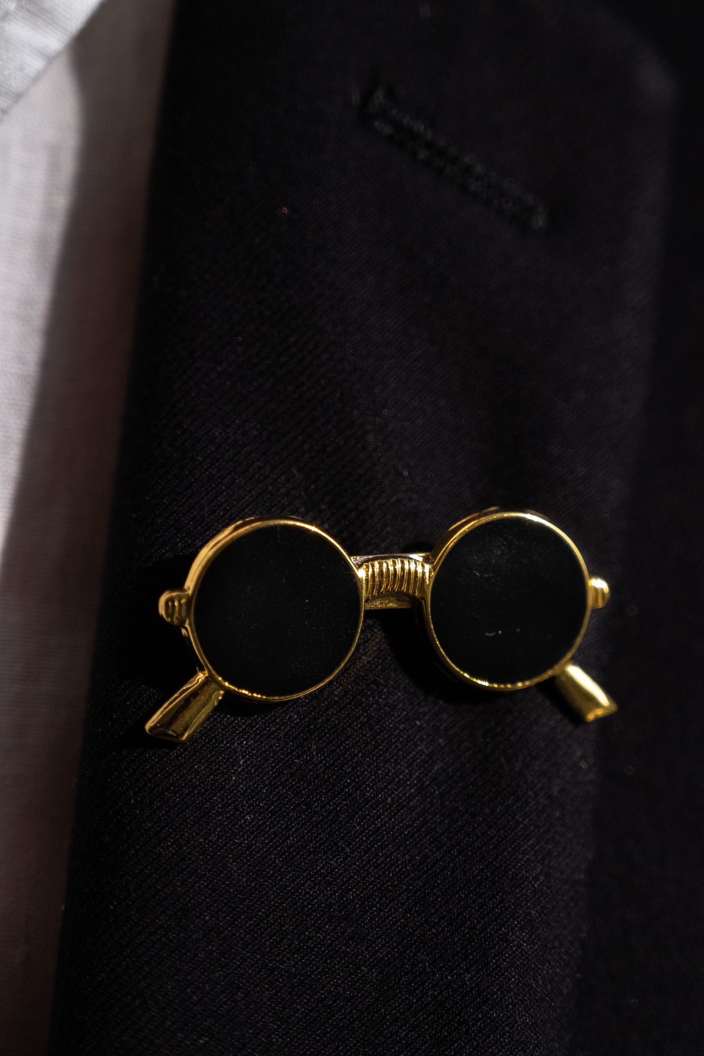 Pin Boutonniere "Lentes Negros" Chicos