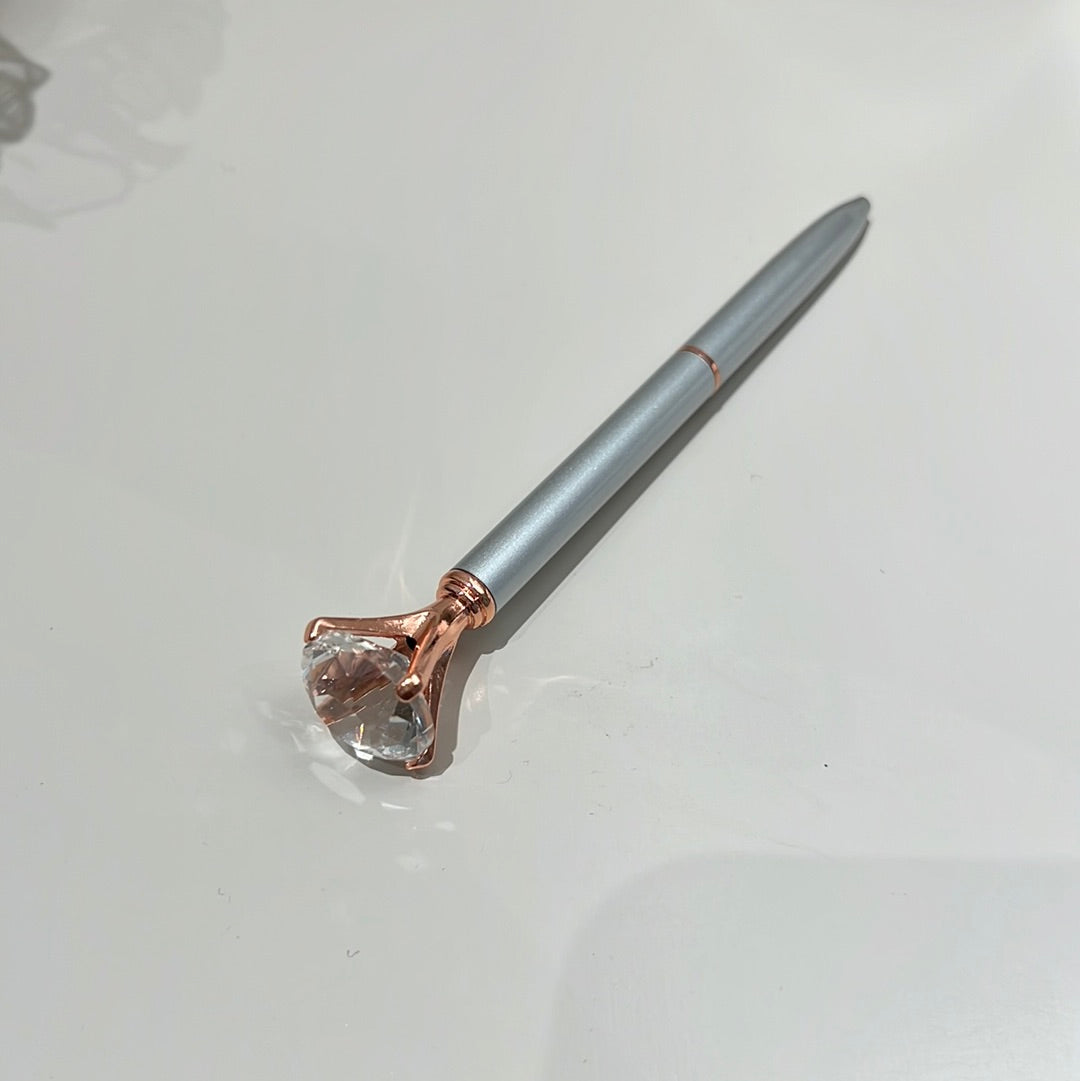 pluma para escribir | Wedding day | Bride Thru