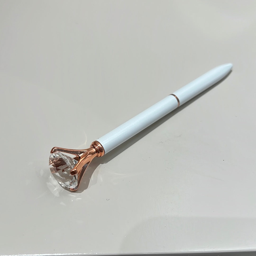 pluma para escribir | Wedding day | Bride Thru